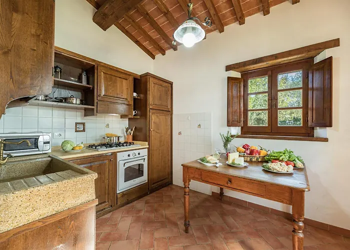 Villa Casale Cinque Valli 8 *